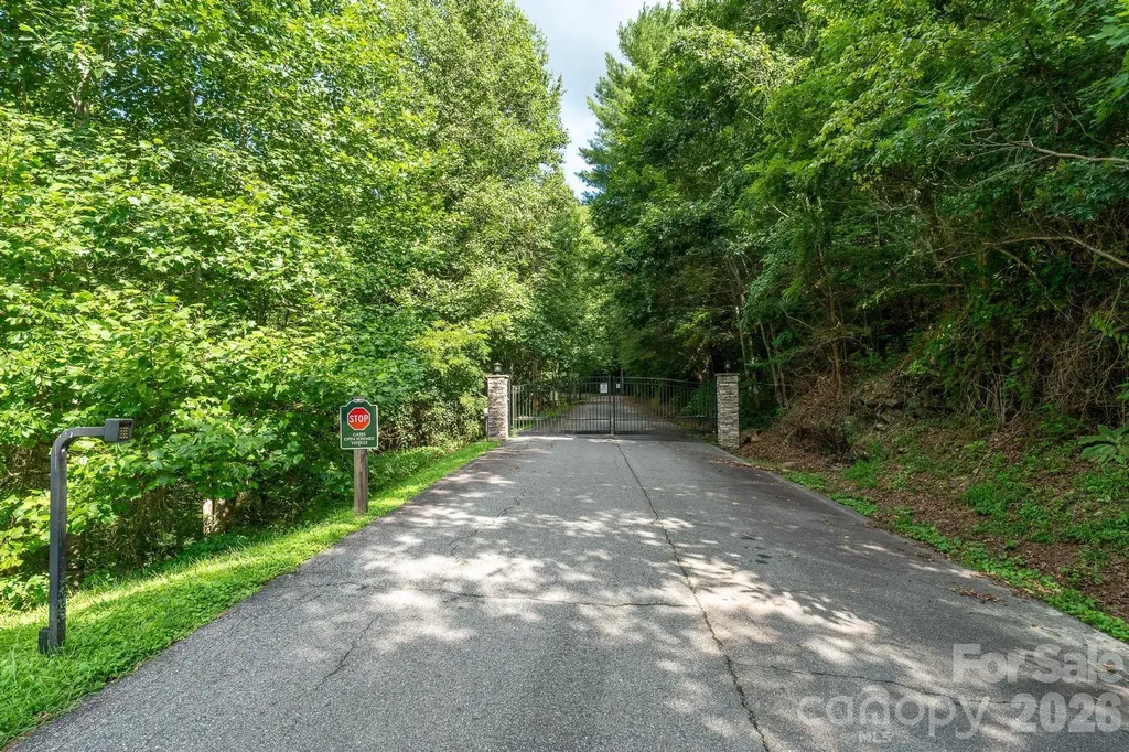 565 Pine Cone Trail Marshall NC 28753