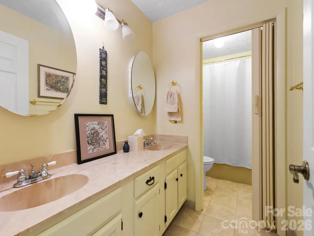 3 High Meadows Drive Candler NC 28715