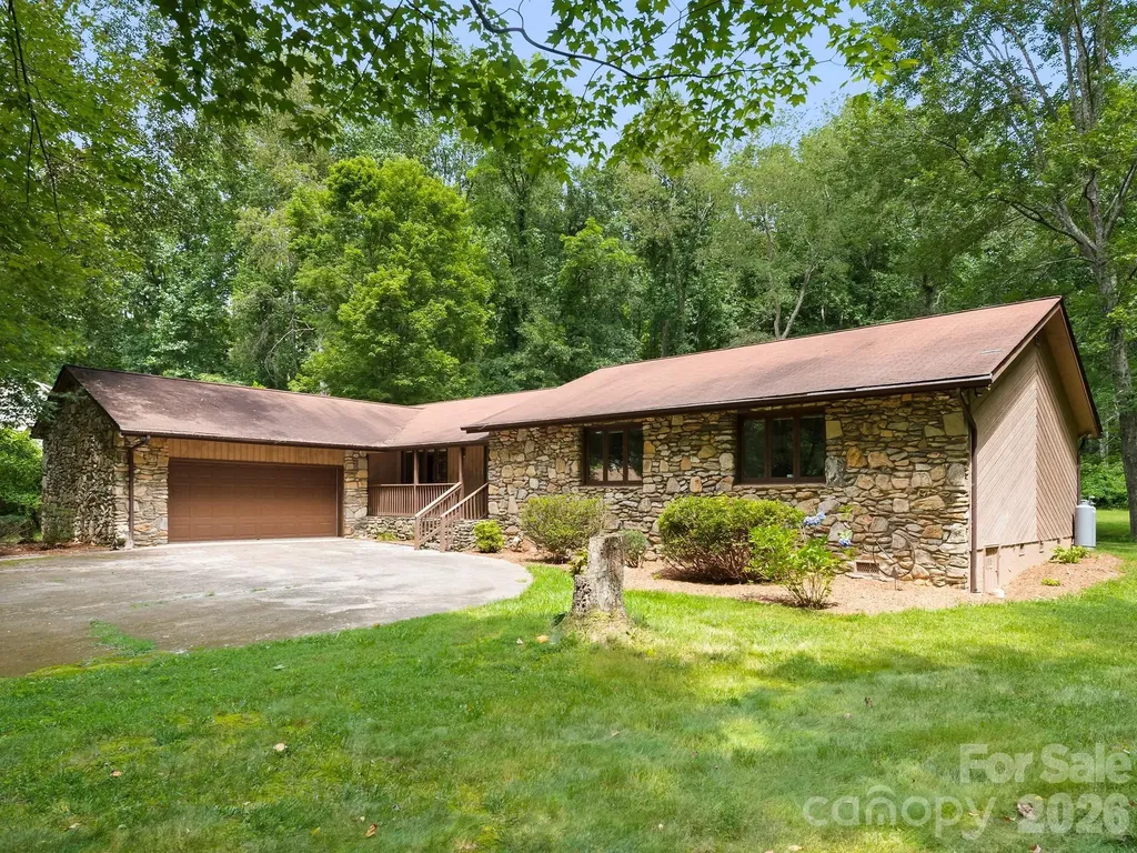 3 High Meadows Drive Candler NC 28715