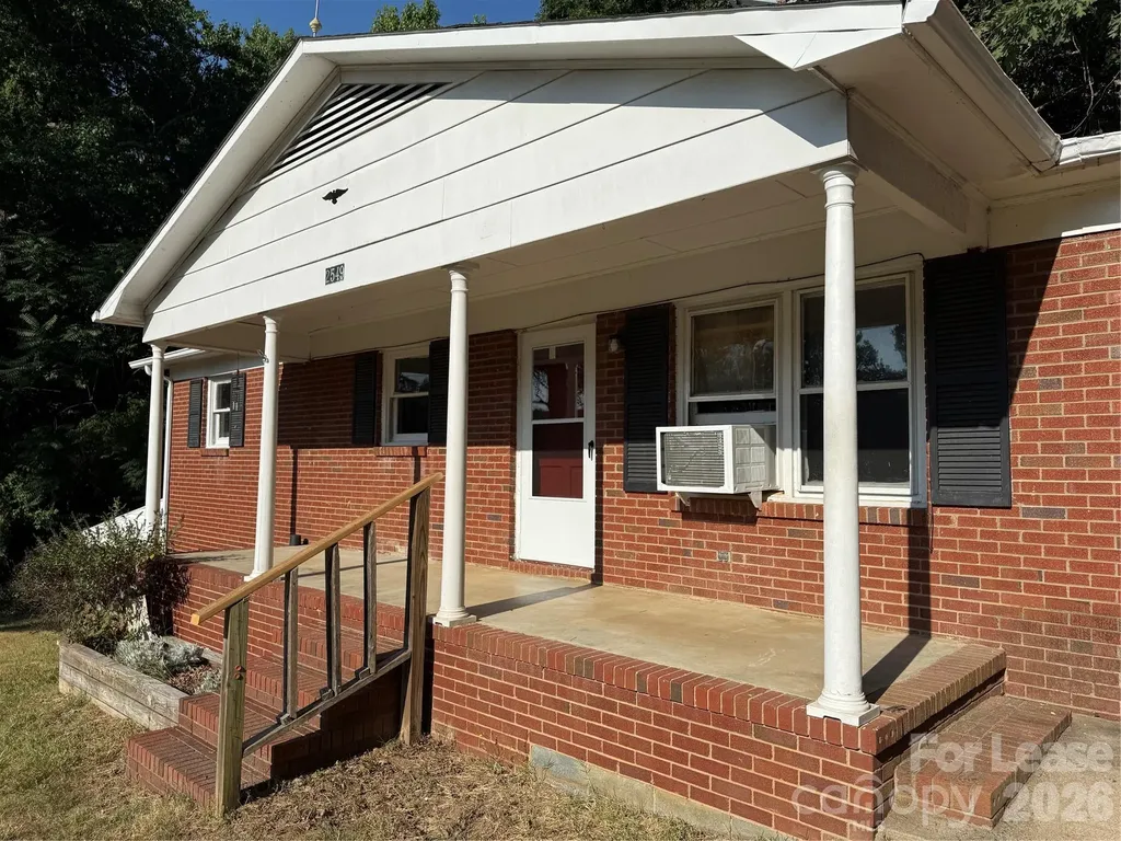 2549 N Olivers Road Newton NC 28658