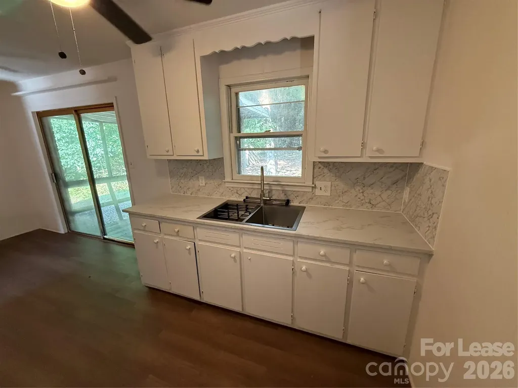 2549 N Olivers Road Newton NC 28658