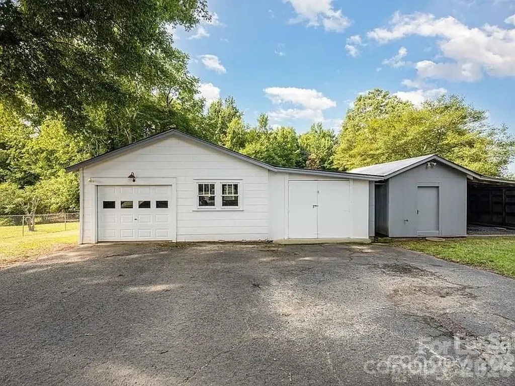 341 Red Cross Road W Oakboro NC 28129