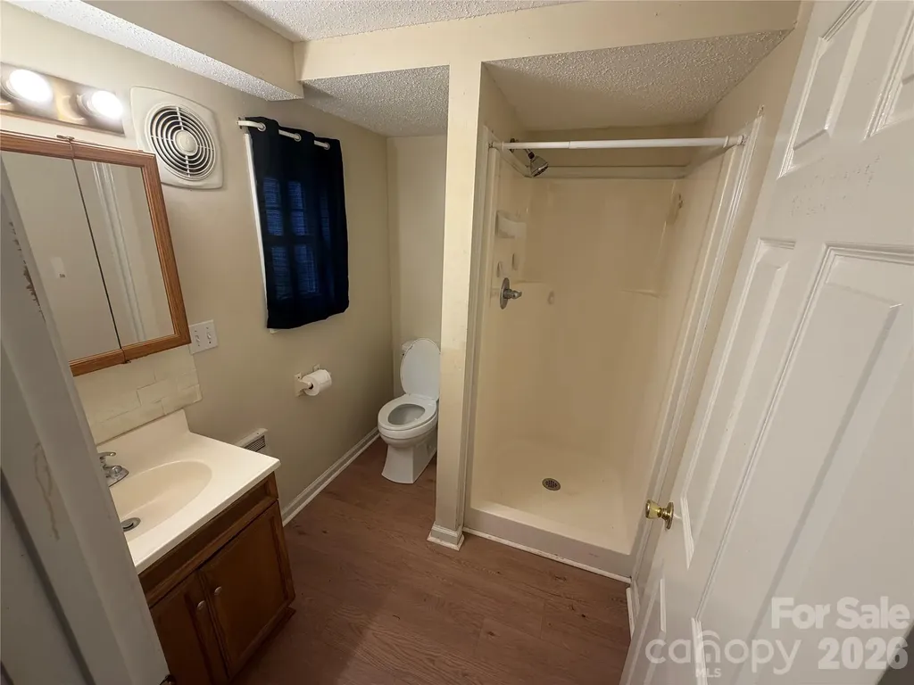 401 N Lakeside Drive Hendersonville NC 28739