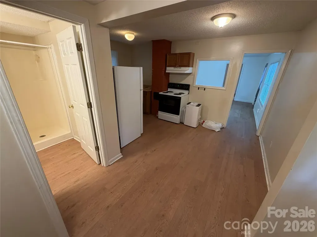 401 N Lakeside Drive Hendersonville NC 28739