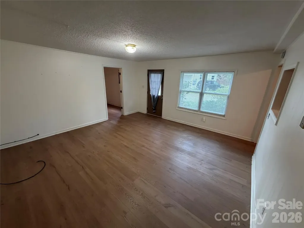 401 N Lakeside Drive Hendersonville NC 28739