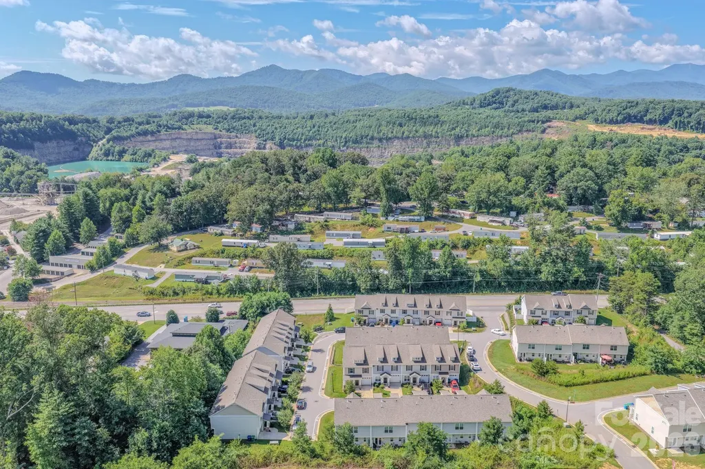 202 Stoney Point Way Candler NC 28715