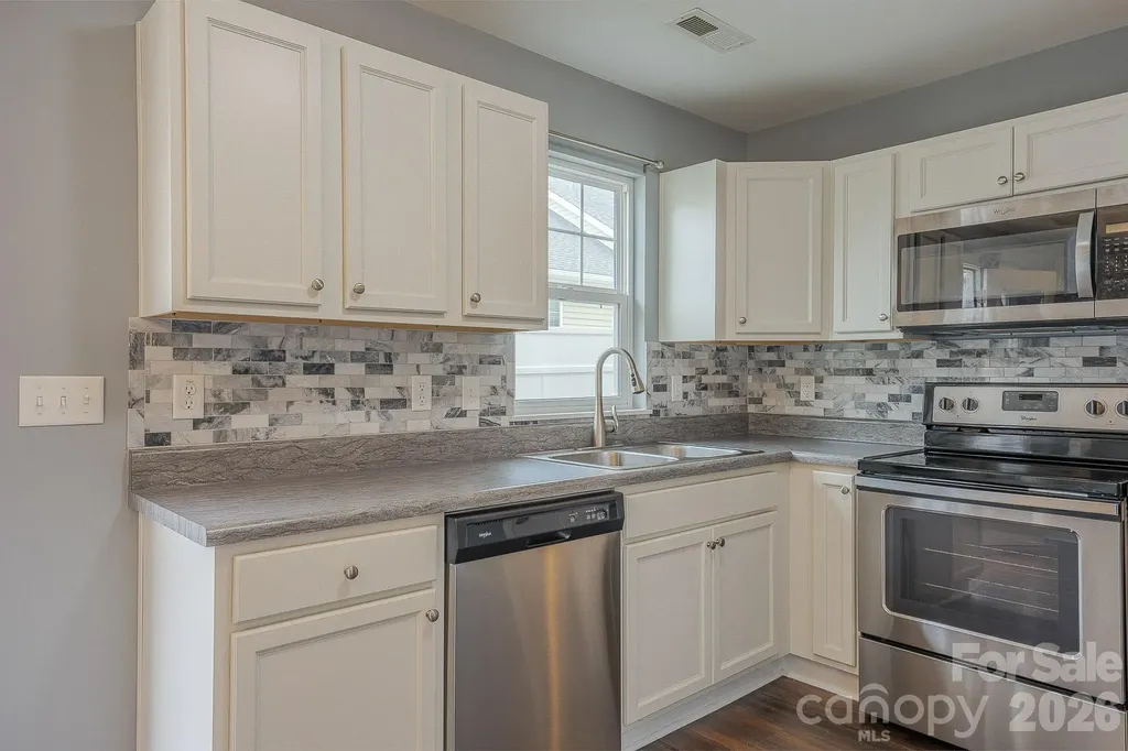 202 Stoney Point Way Candler NC 28715