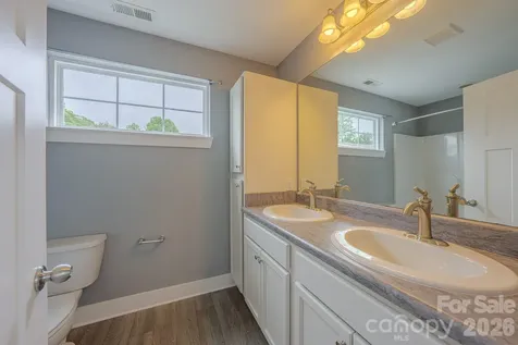 202 Stoney Point Way Candler NC 28715