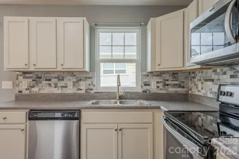 202 Stoney Point Way Candler NC 28715