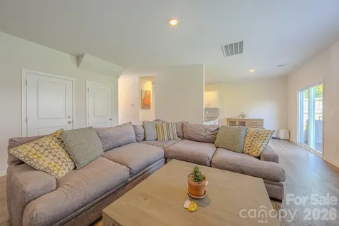 355 Tavernier Lane Candler NC 28715