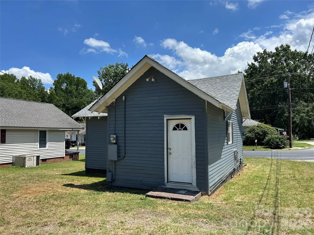 201 N Meriah Street Landis NC 28088