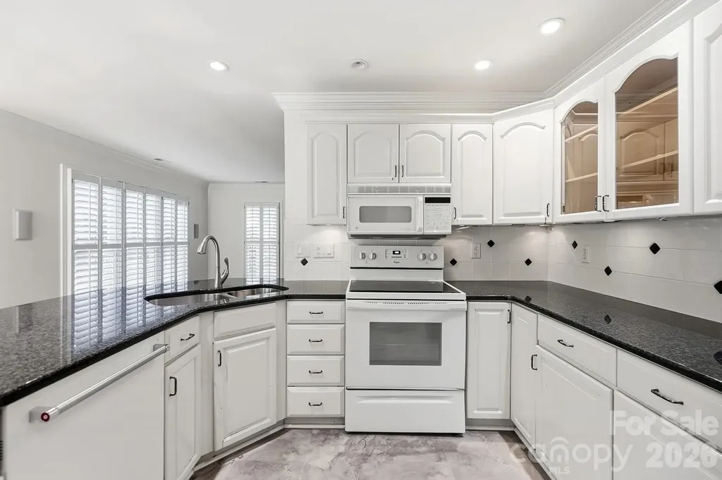 10012 Brass Eagle Lane Charlotte NC 28210