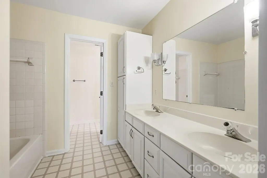 10012 Brass Eagle Lane Charlotte NC 28210