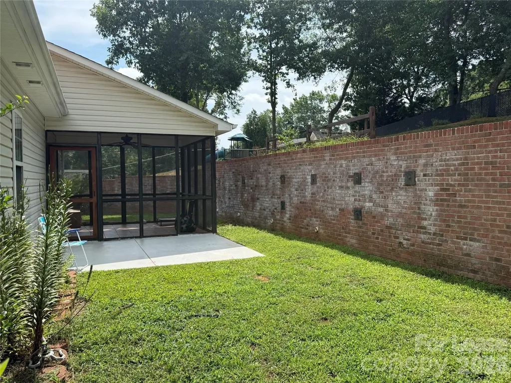 2478 23rd Street NE Hickory NC 28601