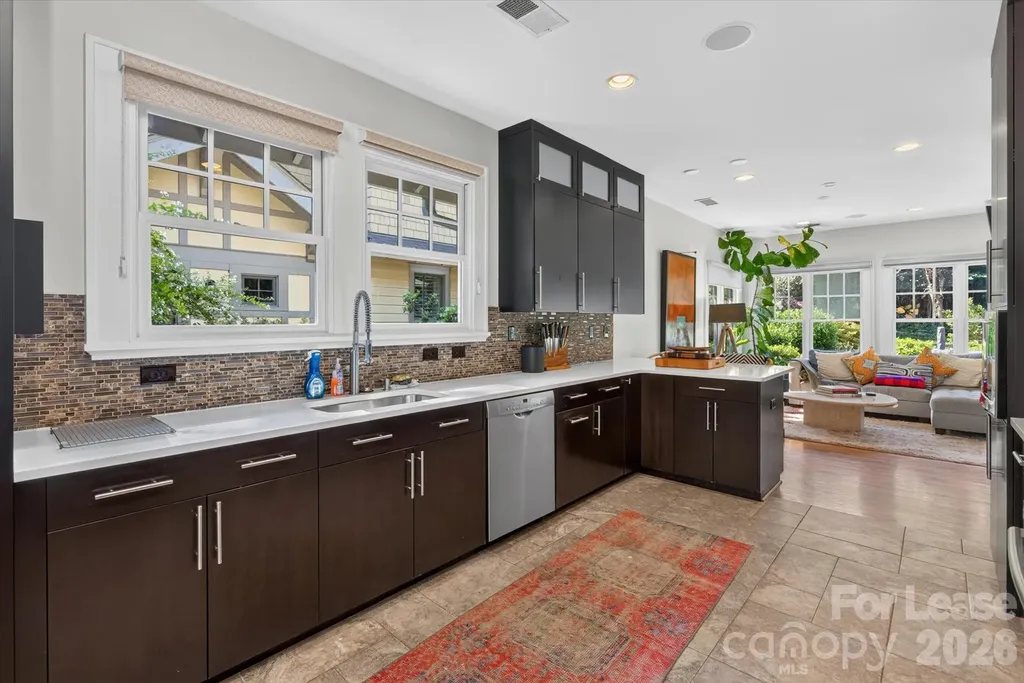 2038 Dartmouth Place Charlotte NC 28207