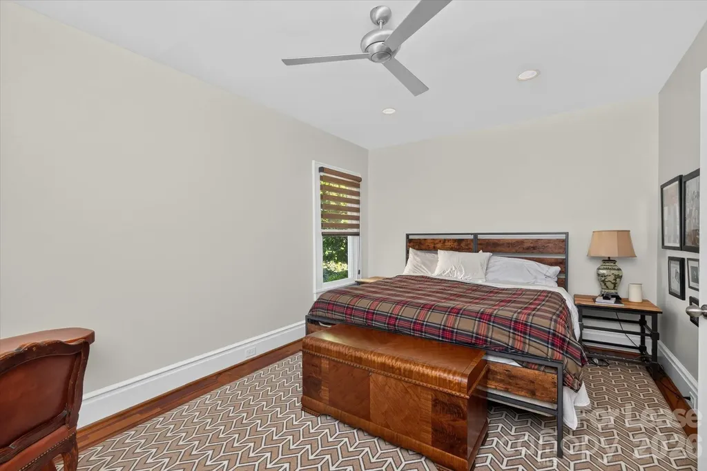 2038 Dartmouth Place Charlotte NC 28207