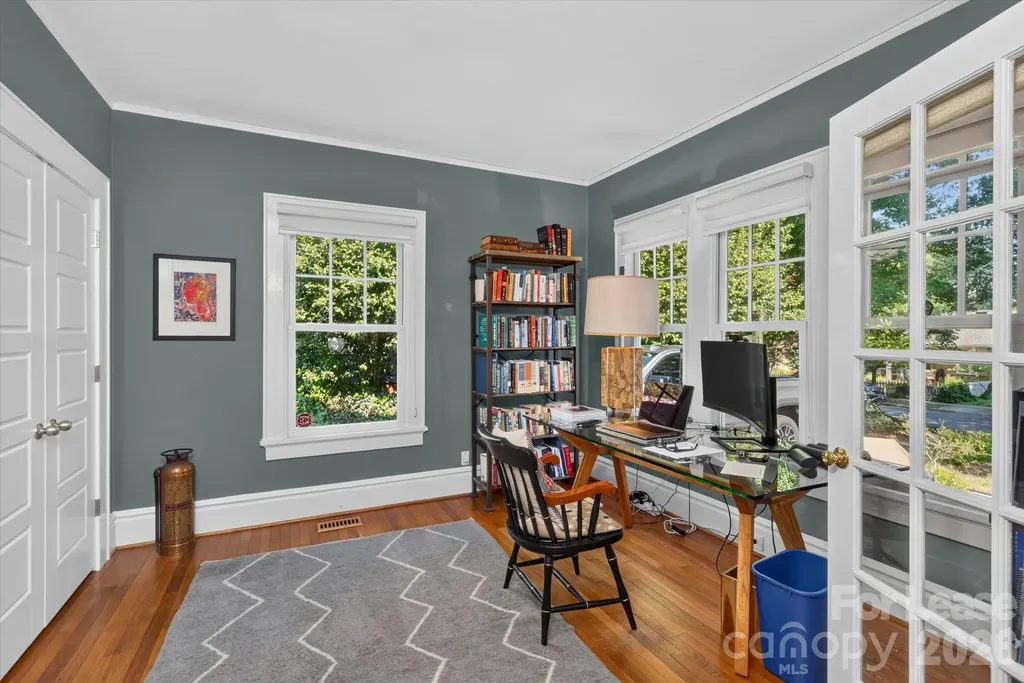 2038 Dartmouth Place Charlotte NC 28207