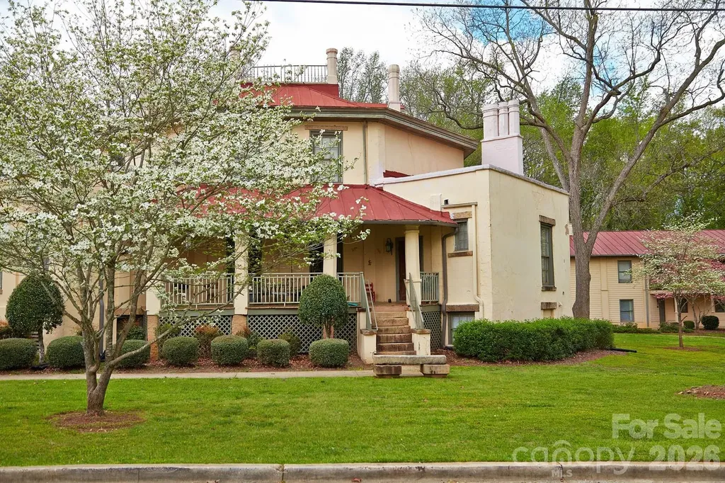 101 Woodrow Street Laurens SC 29360