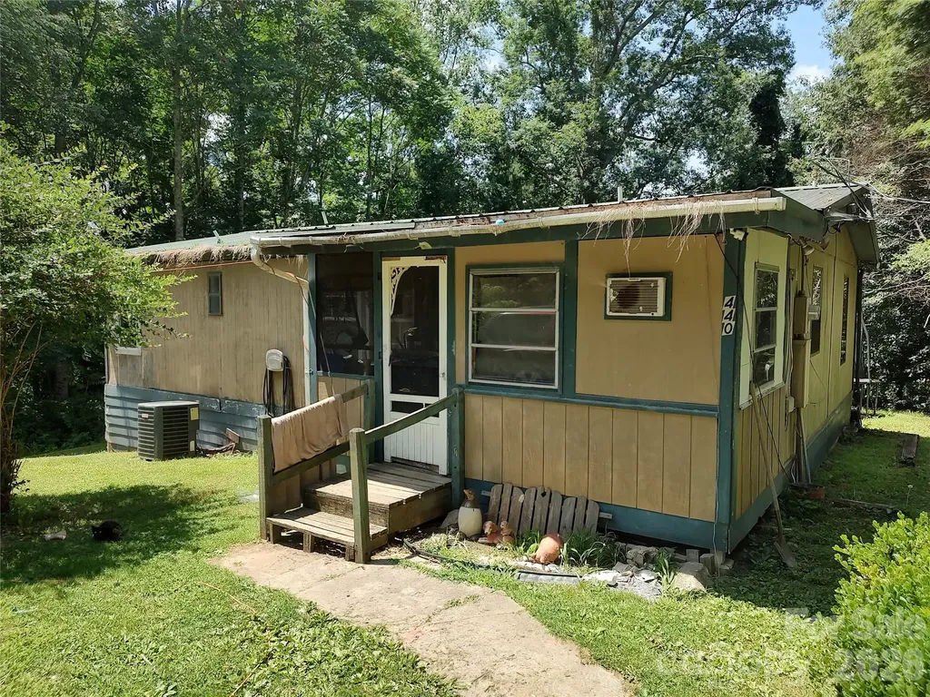 440 Hidden View Road Hendersonville NC 28792