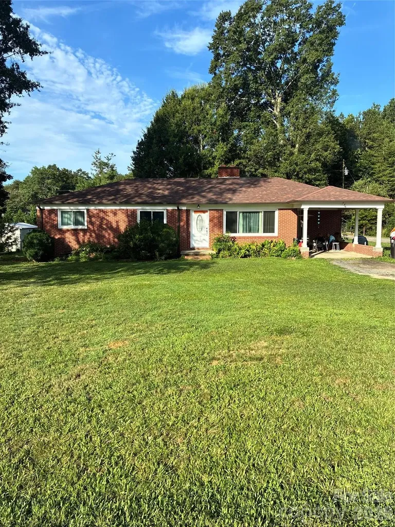 5378 E Highway 27 Highway Iron Station NC 28080