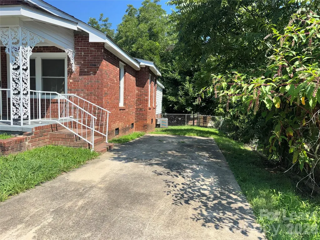 303 Garfield Street Statesville NC 28677