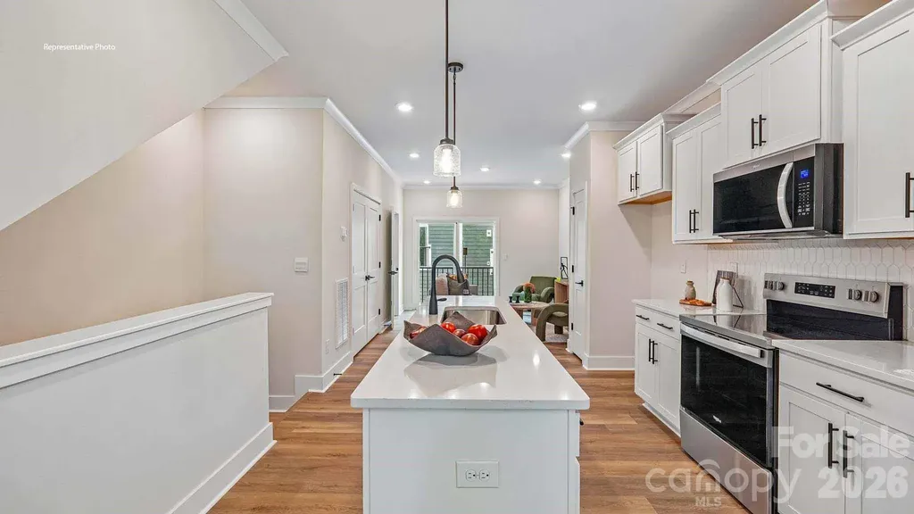 813 Hammers Lane Charlotte NC 28205