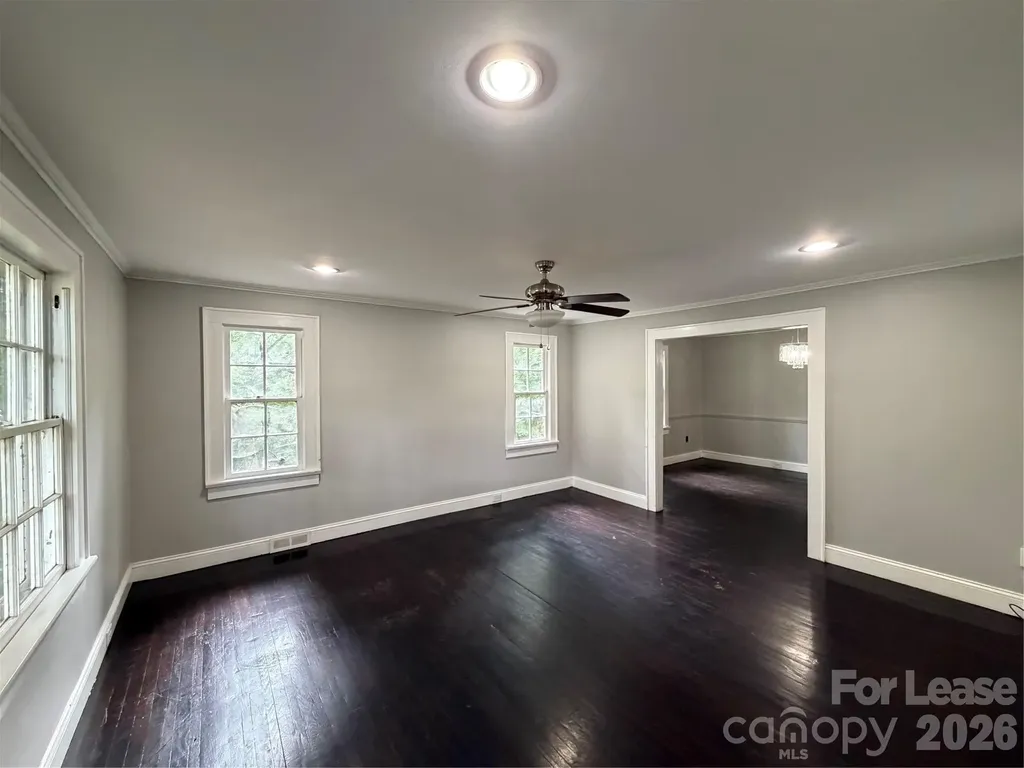 449 N Center Street Statesville NC 28677