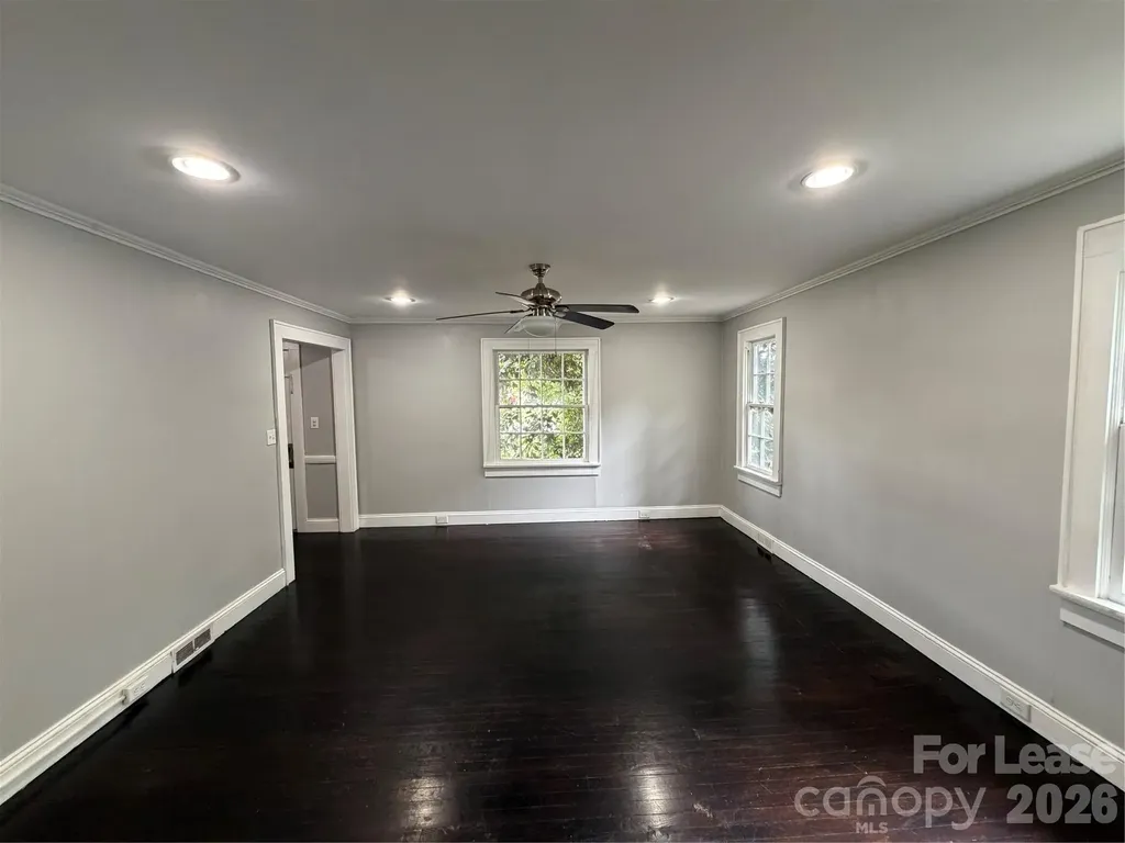 449 N Center Street Statesville NC 28677