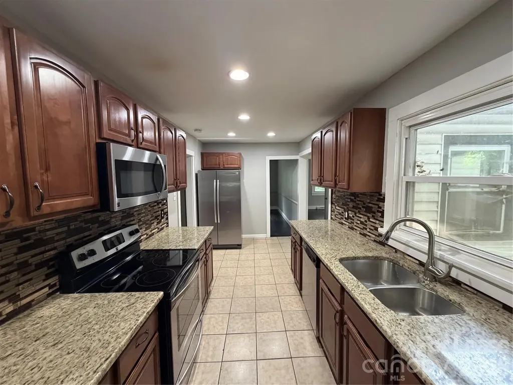 449 N Center Street Statesville NC 28677
