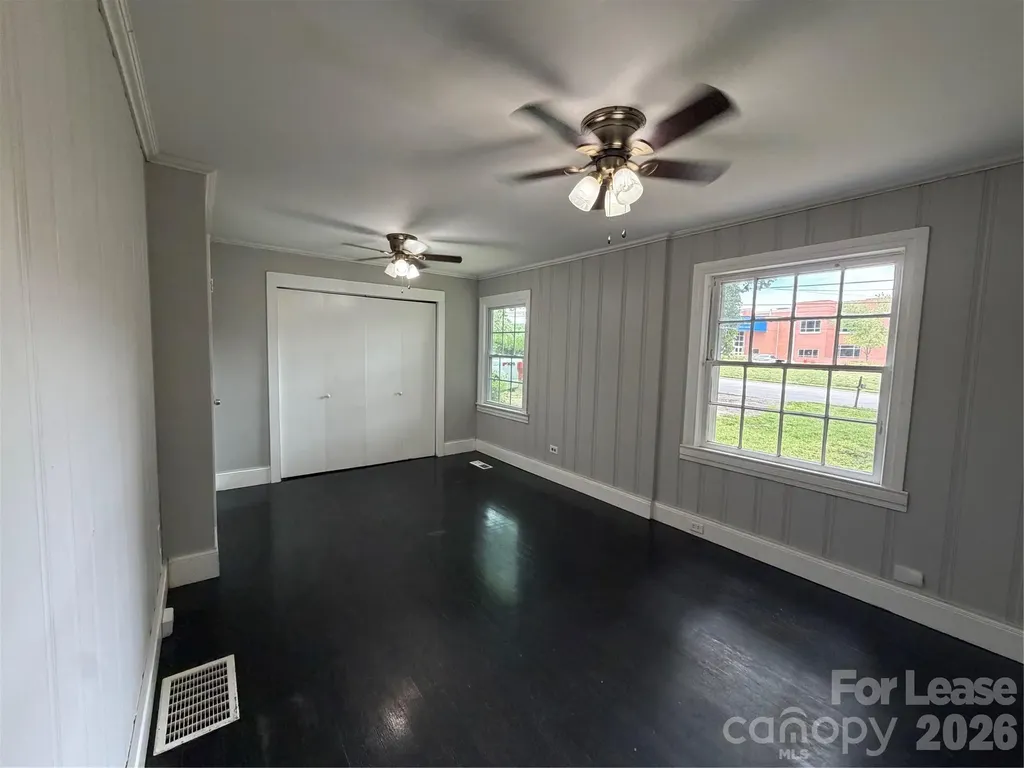 449 N Center Street Statesville NC 28677