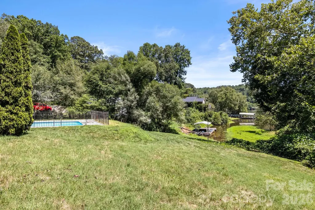 5225 Wolfe Road Hickory NC 28601