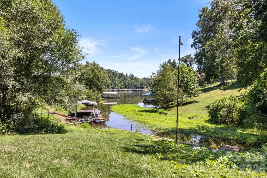 5225 Wolfe Road Hickory NC 28601