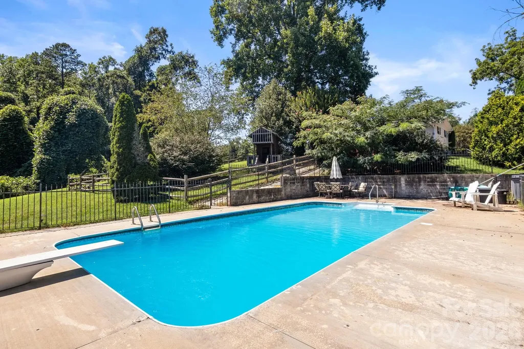 5225 Wolfe Road Hickory NC 28601