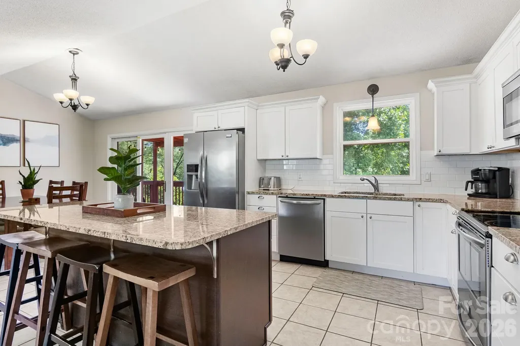 5225 Wolfe Road Hickory NC 28601