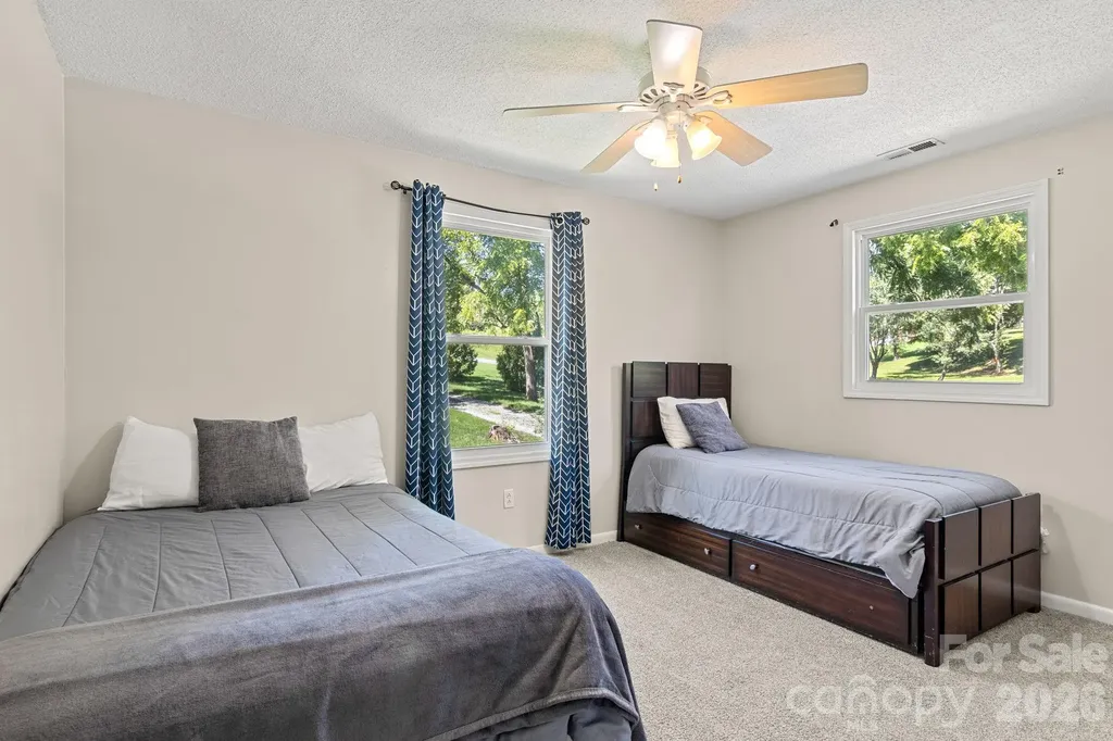 5225 Wolfe Road Hickory NC 28601