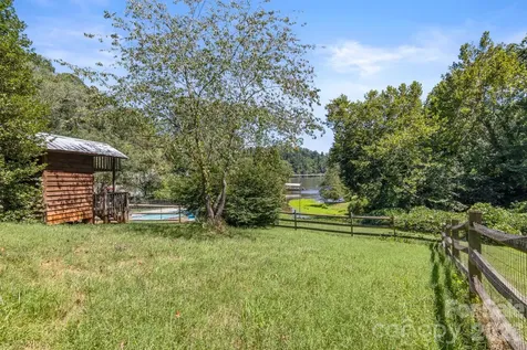 5225 Wolfe Road Hickory NC 28601