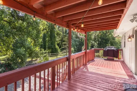 5225 Wolfe Road Hickory NC 28601