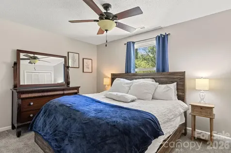 5225 Wolfe Road Hickory NC 28601