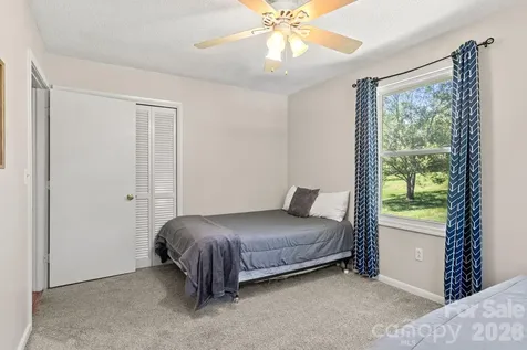5225 Wolfe Road Hickory NC 28601