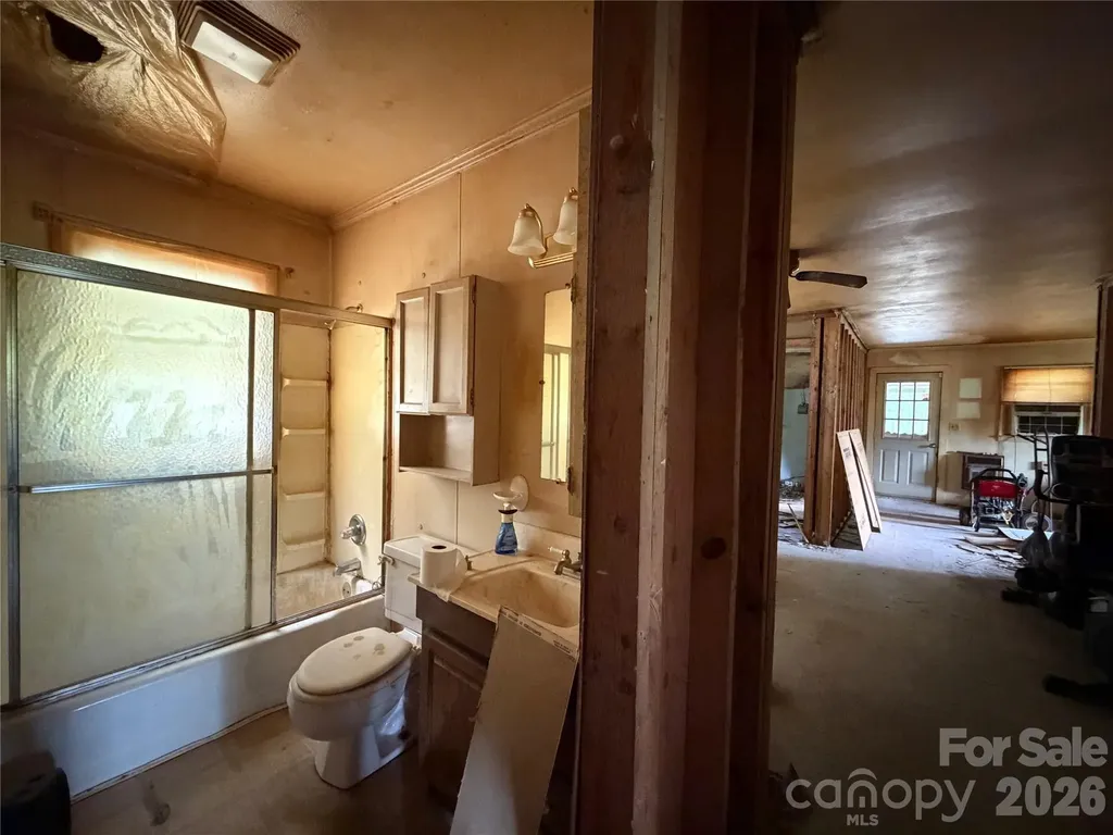 5022 Old Nc 18 Highway Connelly Springs NC 28612