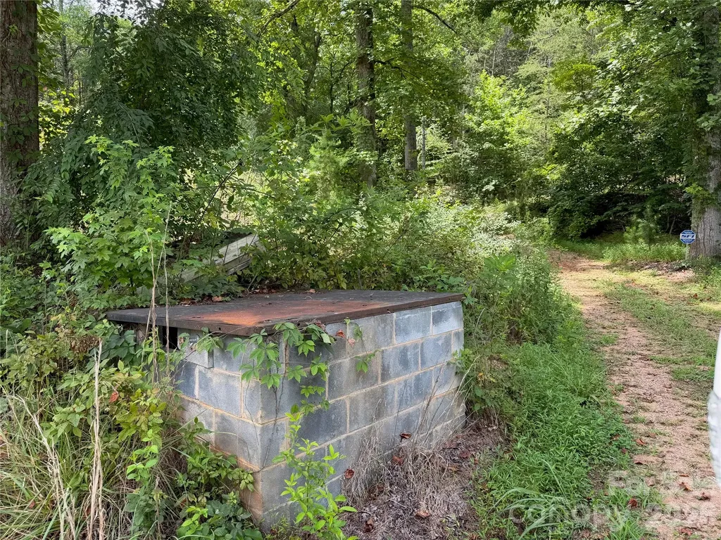 5022 Old Nc 18 Highway Connelly Springs NC 28612