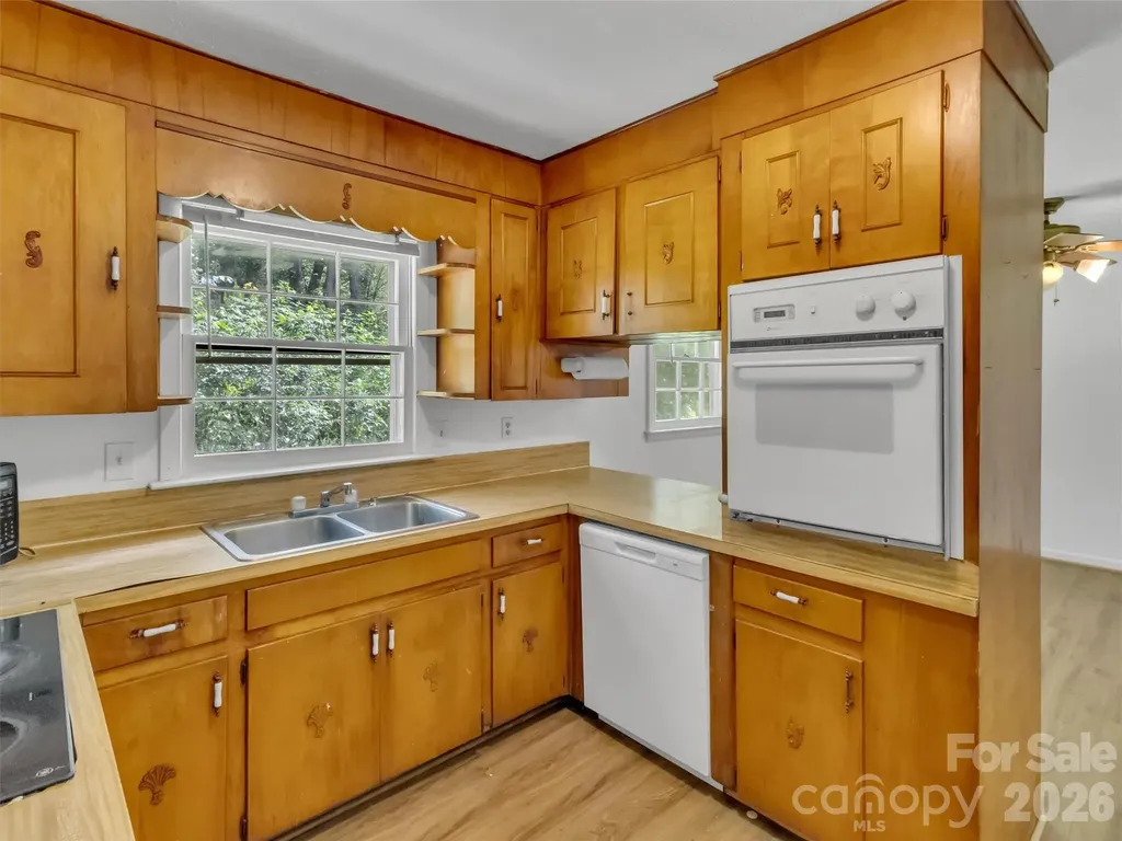70 Iris Lane Canton NC 28716