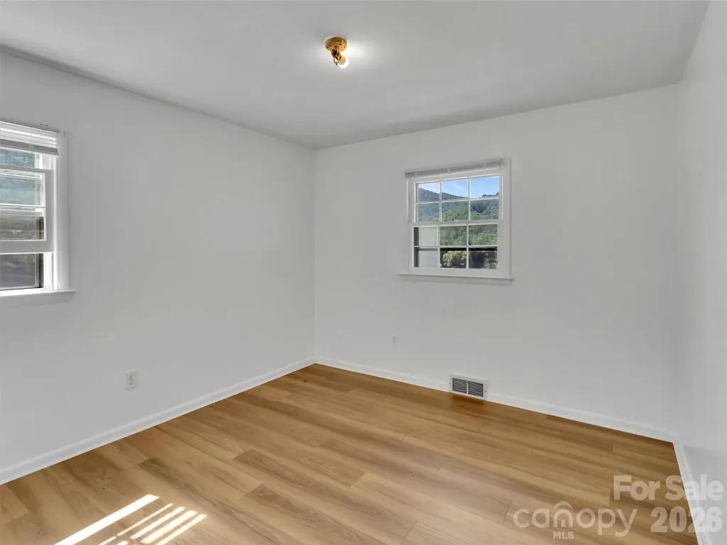70 Iris Lane Canton NC 28716