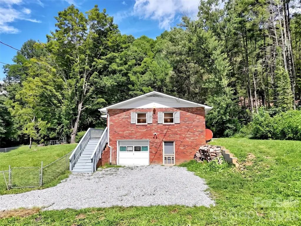70 Iris Lane Canton NC 28716