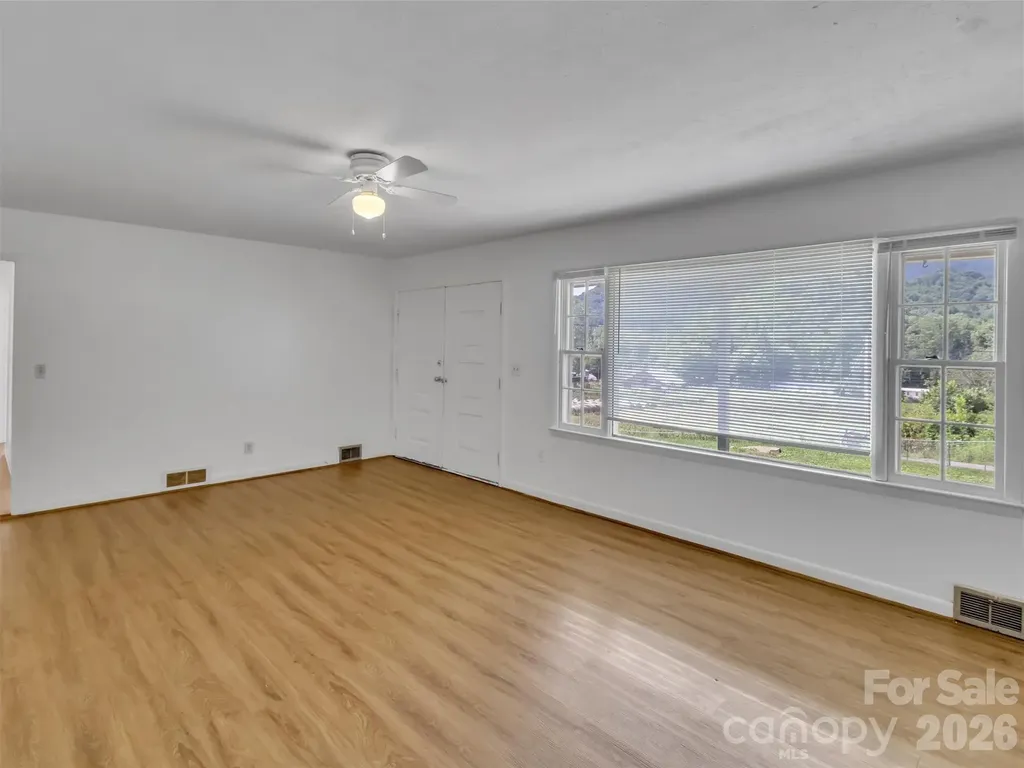 70 Iris Lane Canton NC 28716