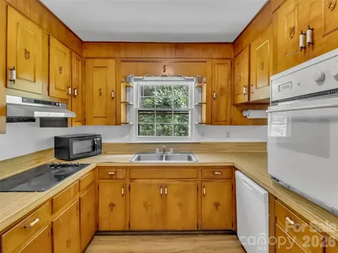 70 Iris Lane Canton NC 28716