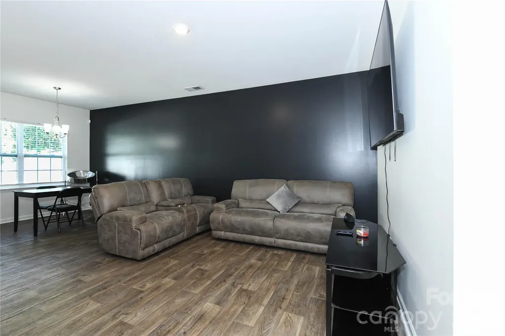 6005 Guildford Hill Lane Charlotte NC 28215