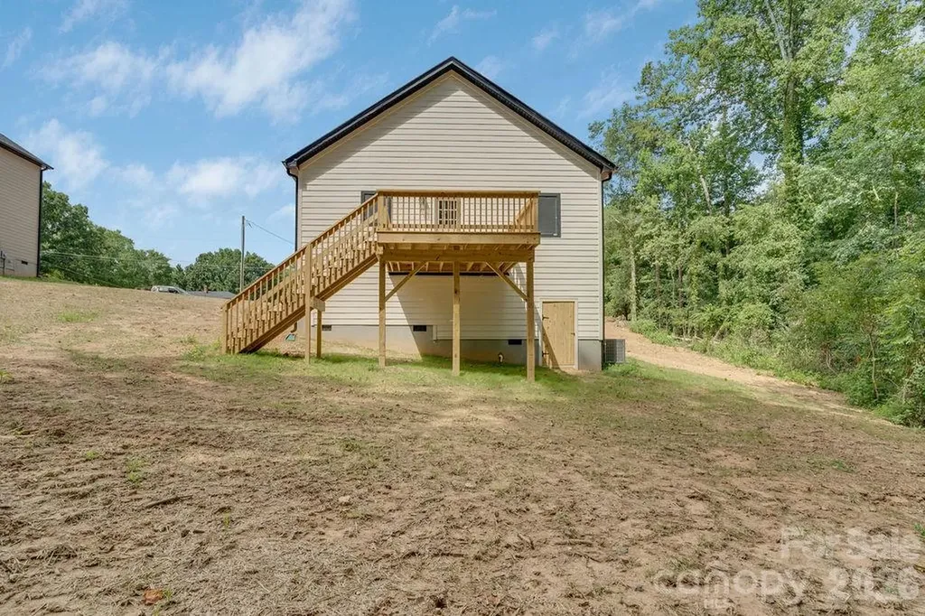 504 N Pine Street Cherryville NC 28021