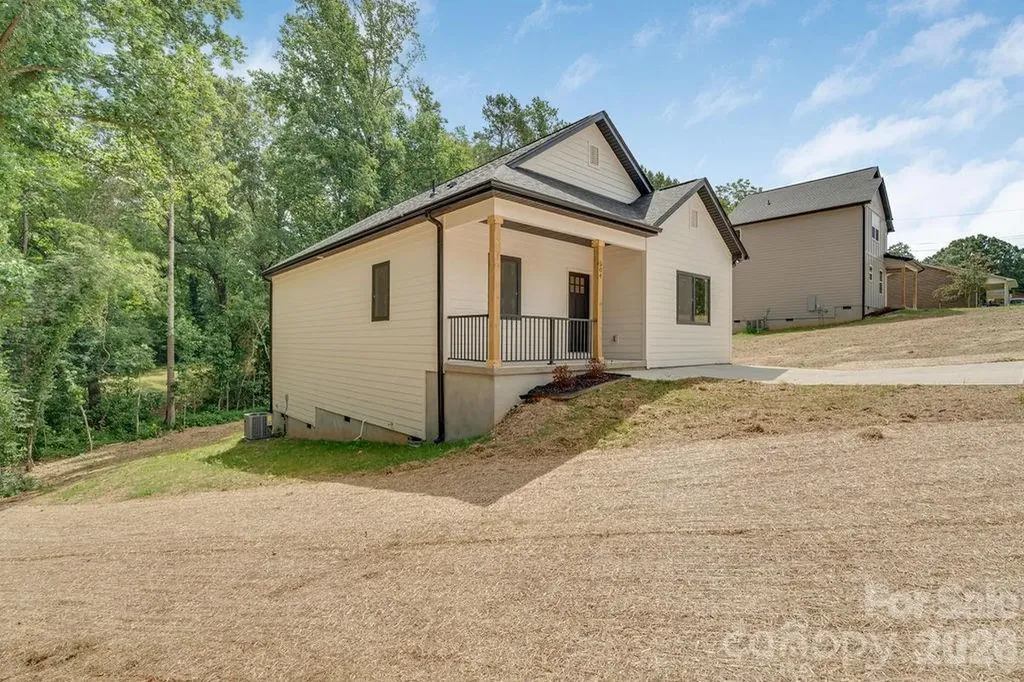 504 N Pine Street Cherryville NC 28021