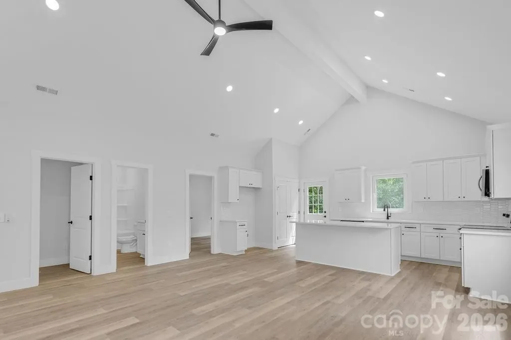504 N Pine Street Cherryville NC 28021
